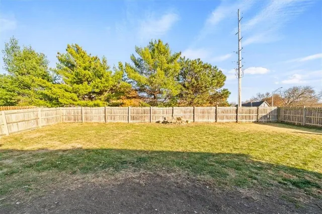 $375,000 | 125 Southwest Tess Drive, Lee's Summit, MO 64081