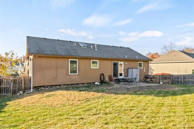 $369,000 | 125 Southwest Tess Drive, Lee's Summit, MO 64081