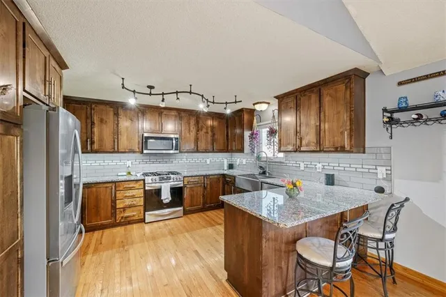 $375,000 | 125 Southwest Tess Drive, Lee's Summit, MO 64081