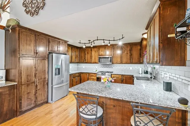 $375,000 | 125 Southwest Tess Drive, Lee's Summit, MO 64081