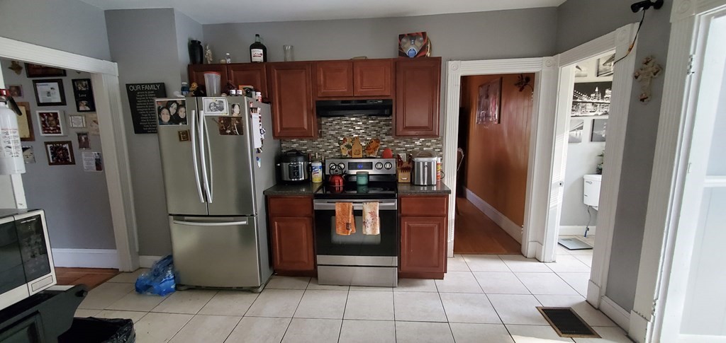 90 Mooreland Street Springfield, MA 01104 - Photo 5 of 22 Gallery Image 5