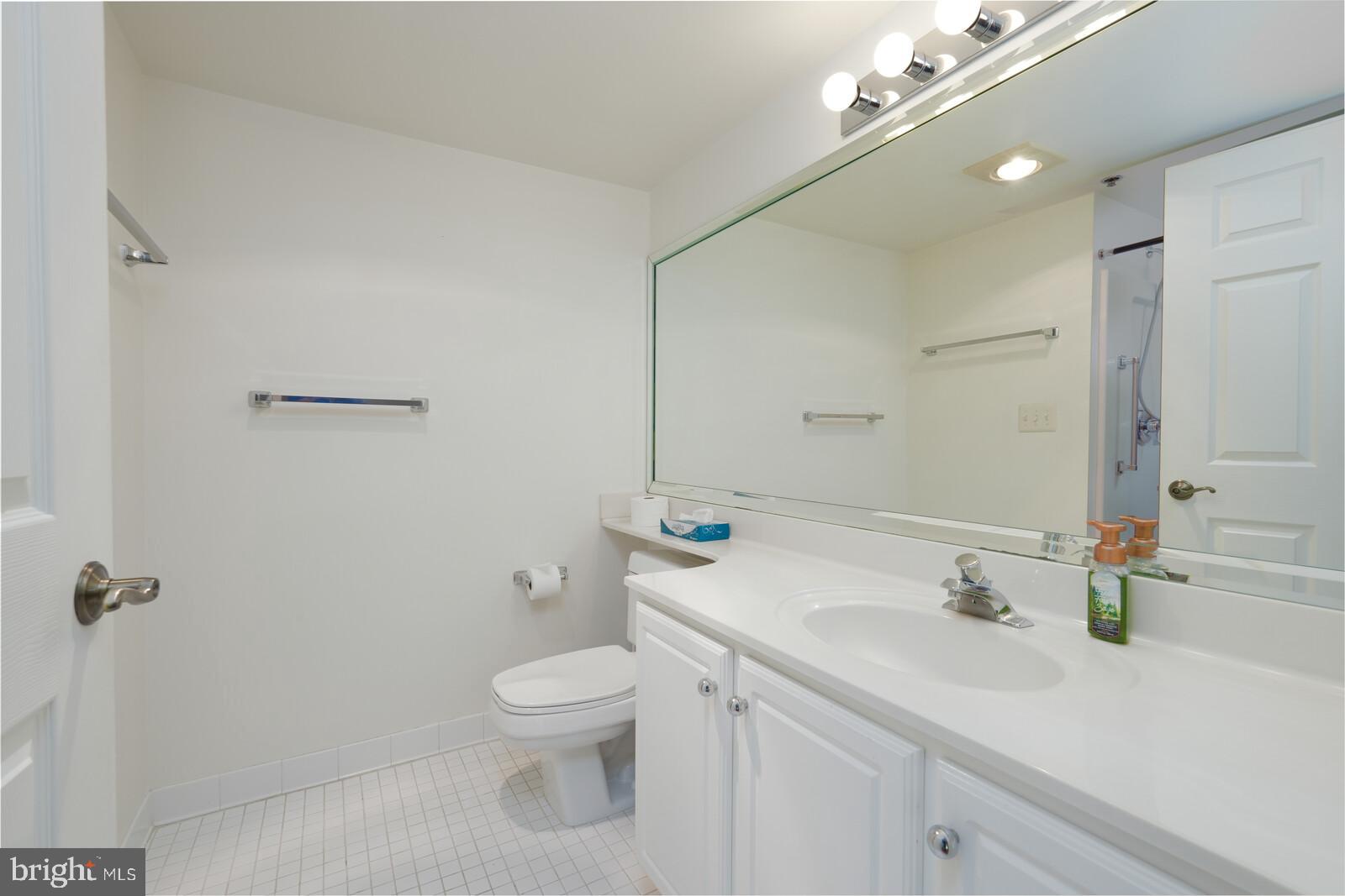 14800 Pennfield Circle, Unit 202 Silver Spring, MD 20906 - Photo 21 of 30 2nd full bathroom