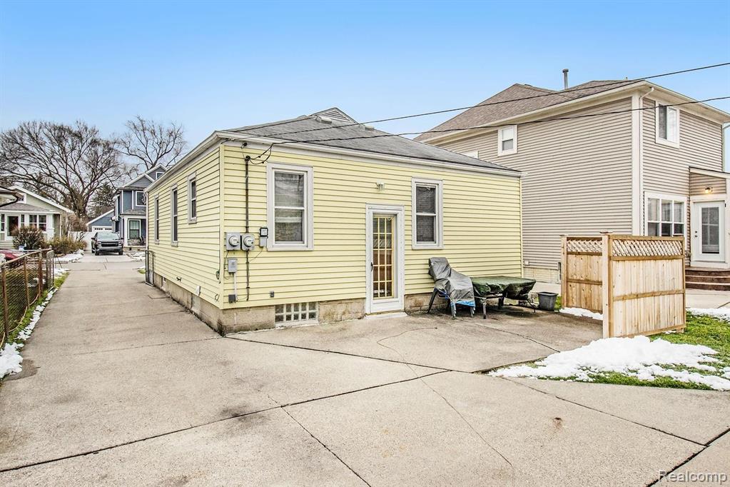 1272 Princeton Road Berkley, MI 48072 - Photo 22 of 27