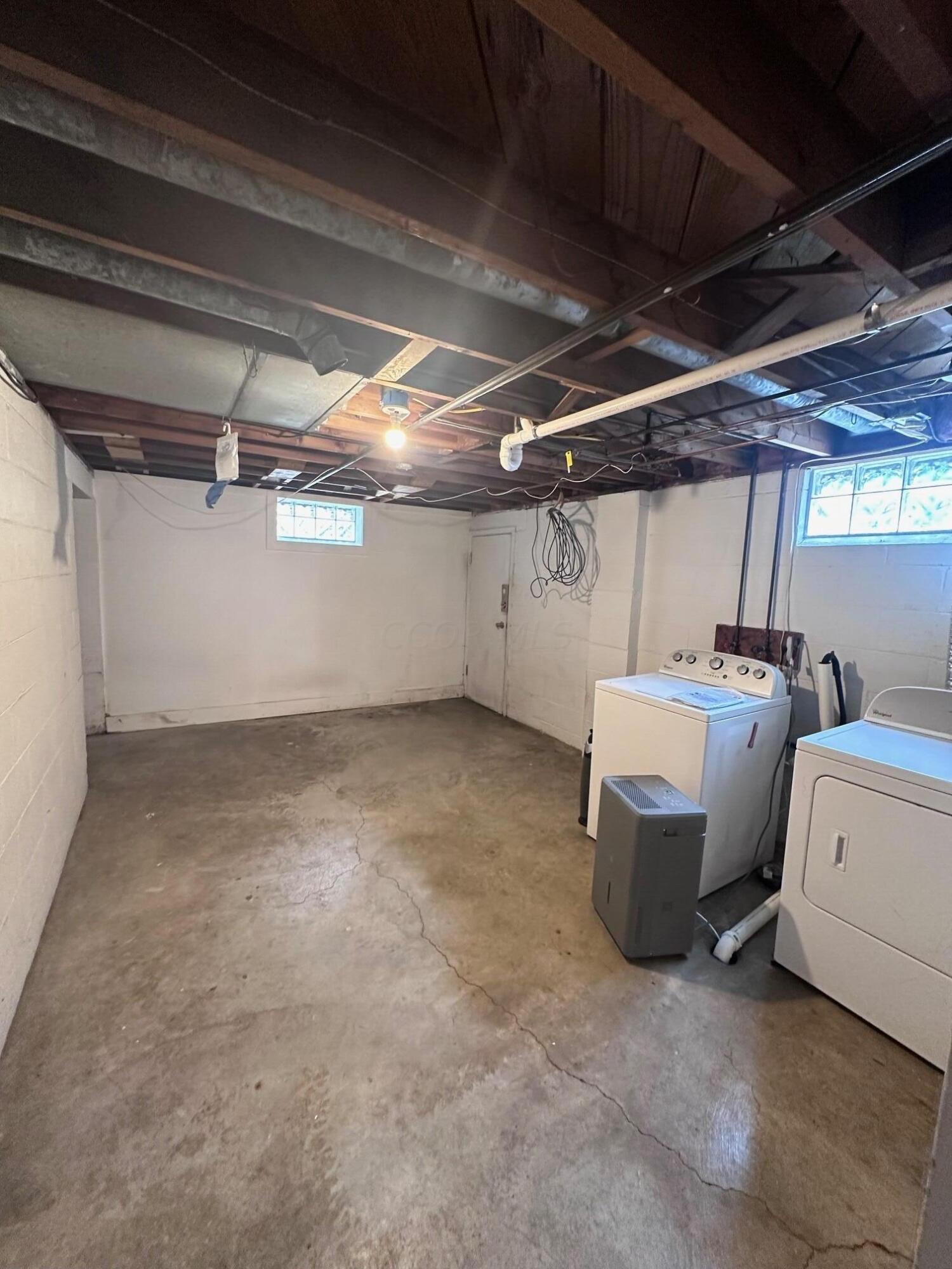 73 North Chesterfield Road Columbus, OH 43209 - Photo 22 of 34 Lower Level Laundry - Walkout