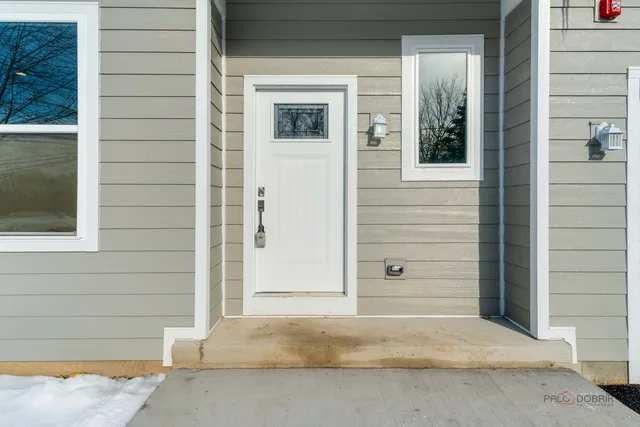 $749,000 | 1061 Green Bay Road, Lake Bluff, IL 60044