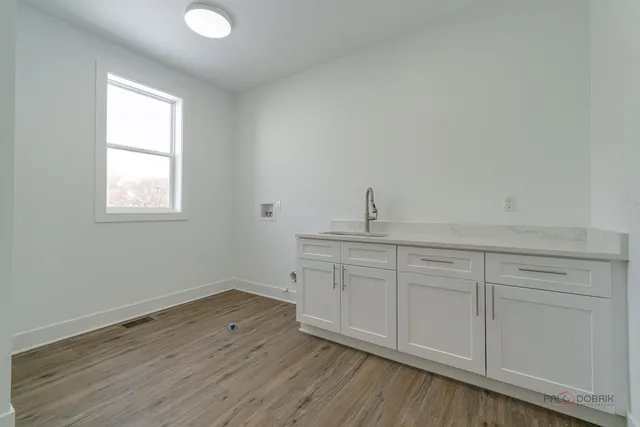 $749,000 | 1061 Green Bay Road, Lake Bluff, IL 60044