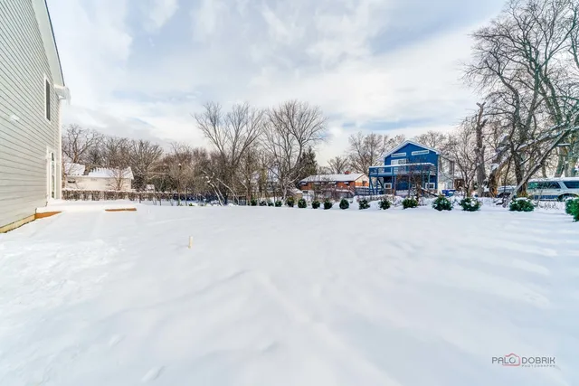 $749,000 | 1061 Green Bay Road, Lake Bluff, IL 60044