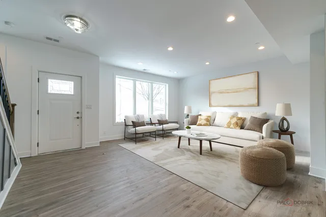 $749,000 | 1061 Green Bay Road, Lake Bluff, IL 60044