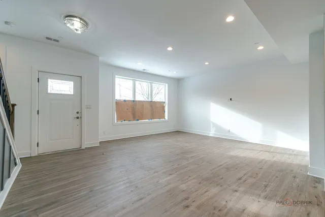 $749,000 | 1061 Green Bay Road, Lake Bluff, IL 60044