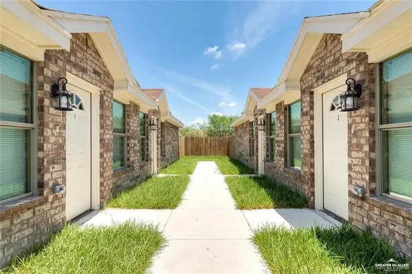 $1,100 | 3003 Linda Vista Street, Unit 2, Edinburg, TX 78542