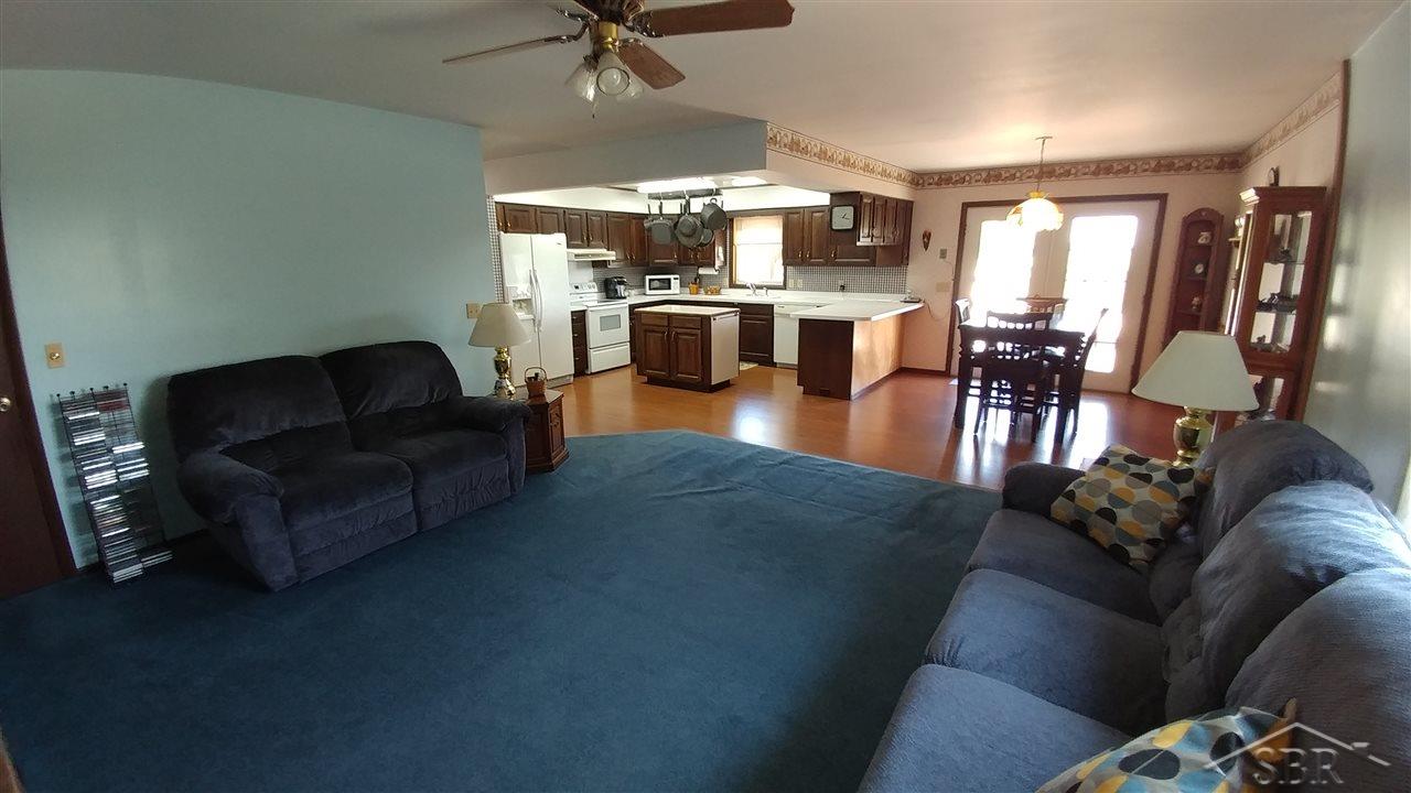 2313 South Reimer Road Saginaw, MI 48601 - Photo 8 of 31 31322614-7.JPG
