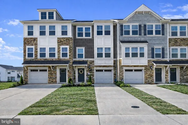 $3,500 | 10939 Drummond Place, White Plains, MD 20695