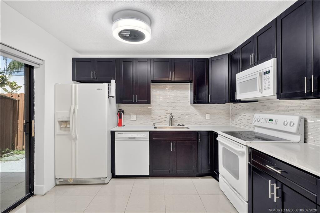 5708 Southeast Windsong Lane Stuart, FL 34997 - Photo 10 of 25