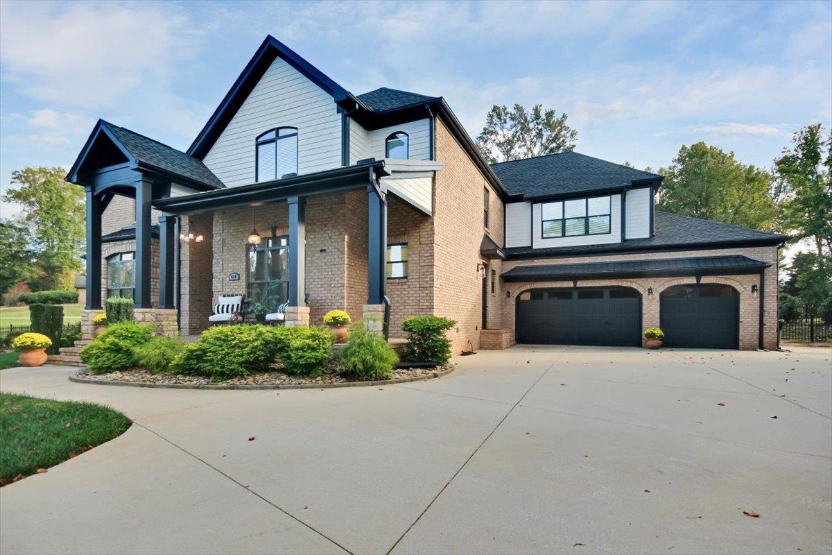 420 Inverness Way Easley, SC 29642 - Photo 3 of 36 Gallery Image 3