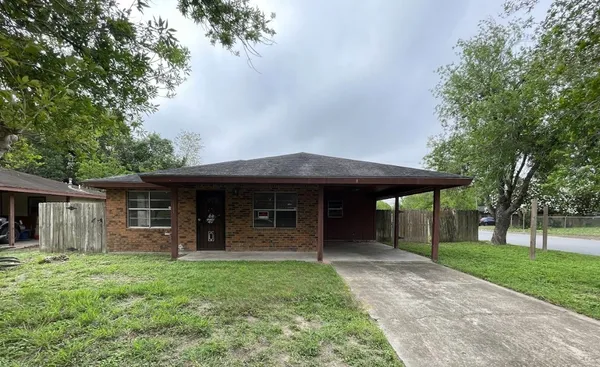 $165,999 | 825 North Tichenor Avenue, La Feria, TX 78559