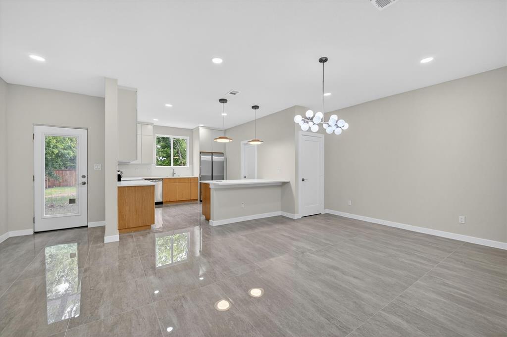 119 Rolston Road Irving, TX 75060 - Photo 8 of 30