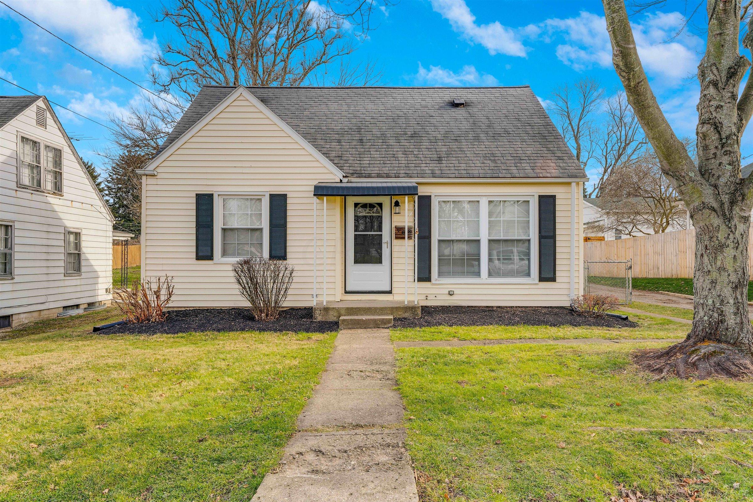 568 Edgemont Road Newark, OH 43055 - Photo 1 of 37