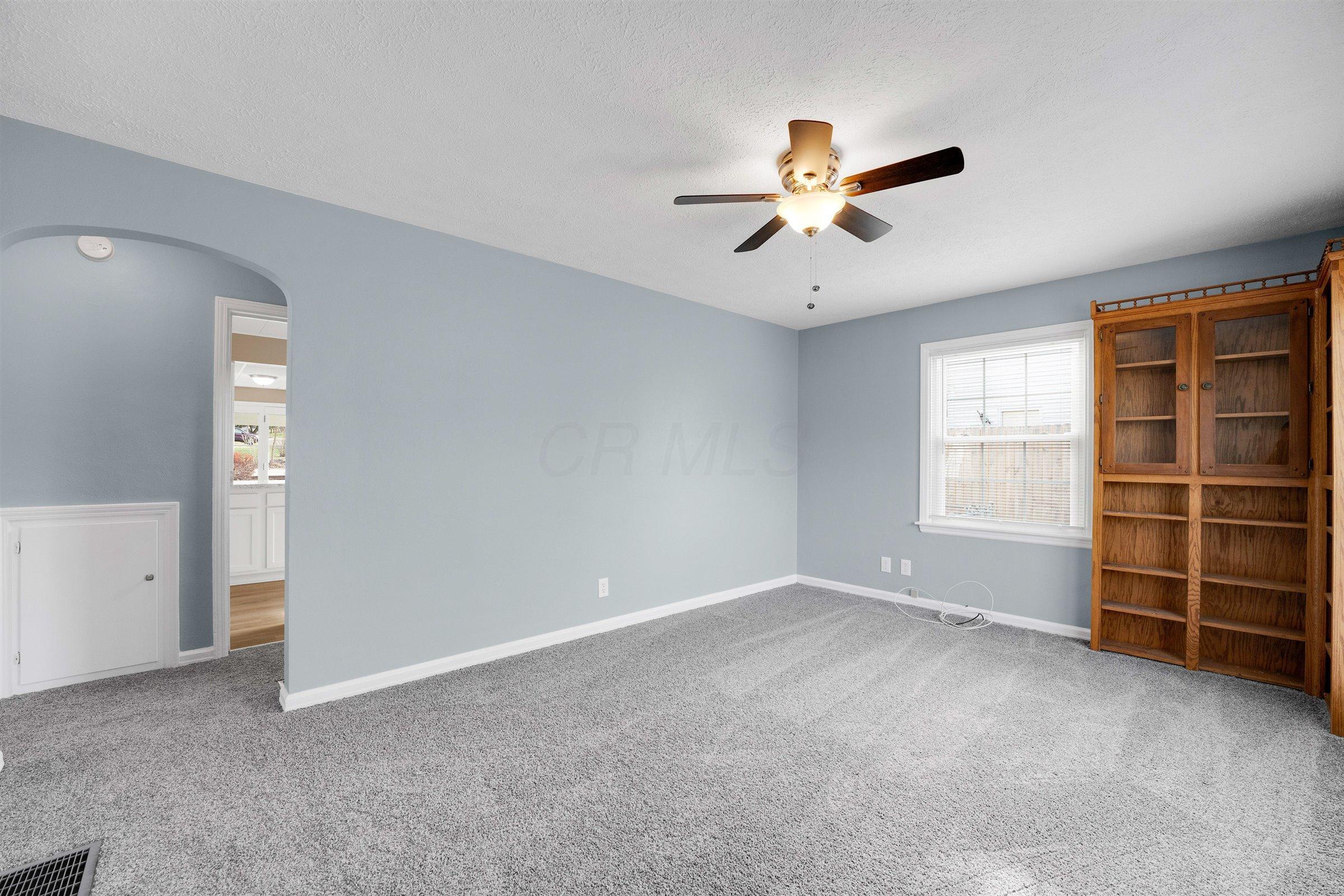 568 Edgemont Road Newark, OH 43055 - Photo 5 of 37