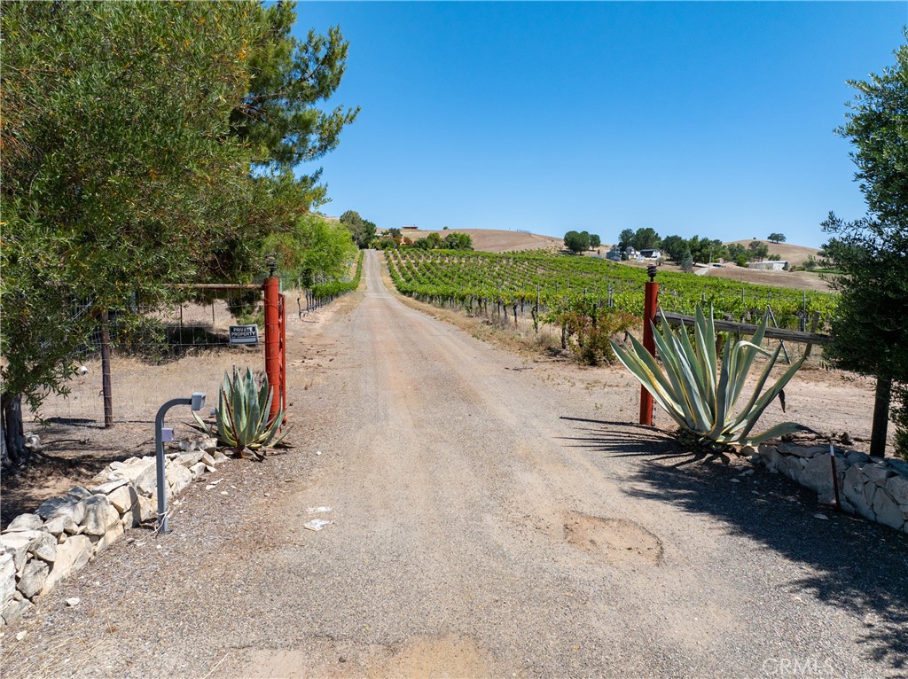 7568 Creston Road Paso Robles, CA 93446 - Photo 5 of 57