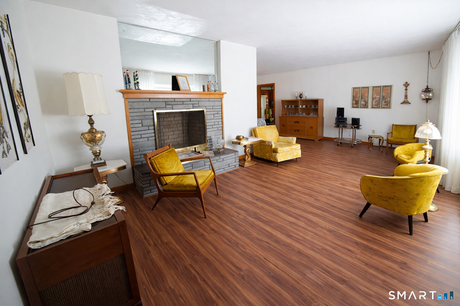 30 Day Spring Avenue Hamden, CT 06518 - Photo 2 of 32