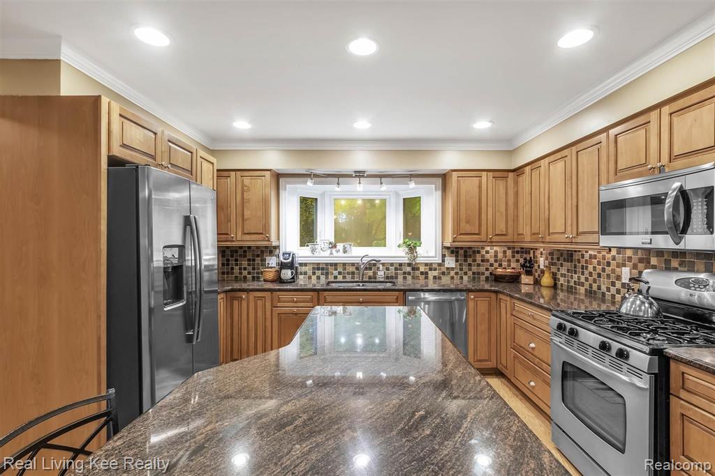 3971 Hidden Creek Court Rochester Hills, MI 48309 - Photo 16 of 42