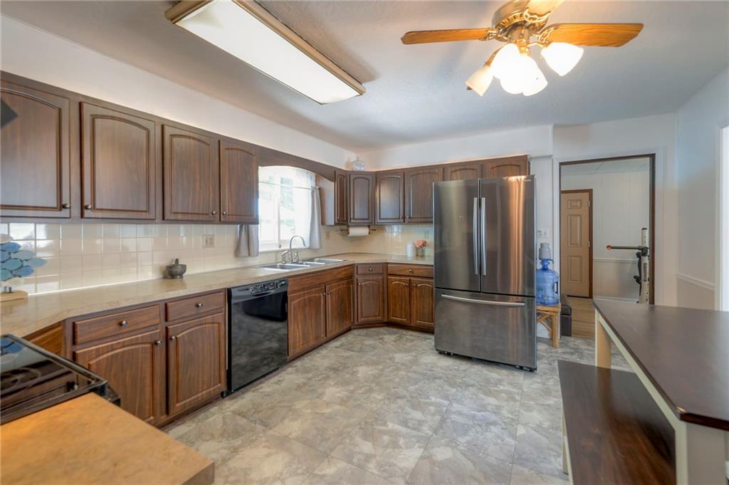 6215 Longview Road Kansas City, MO 64134 - Photo 17 of 40