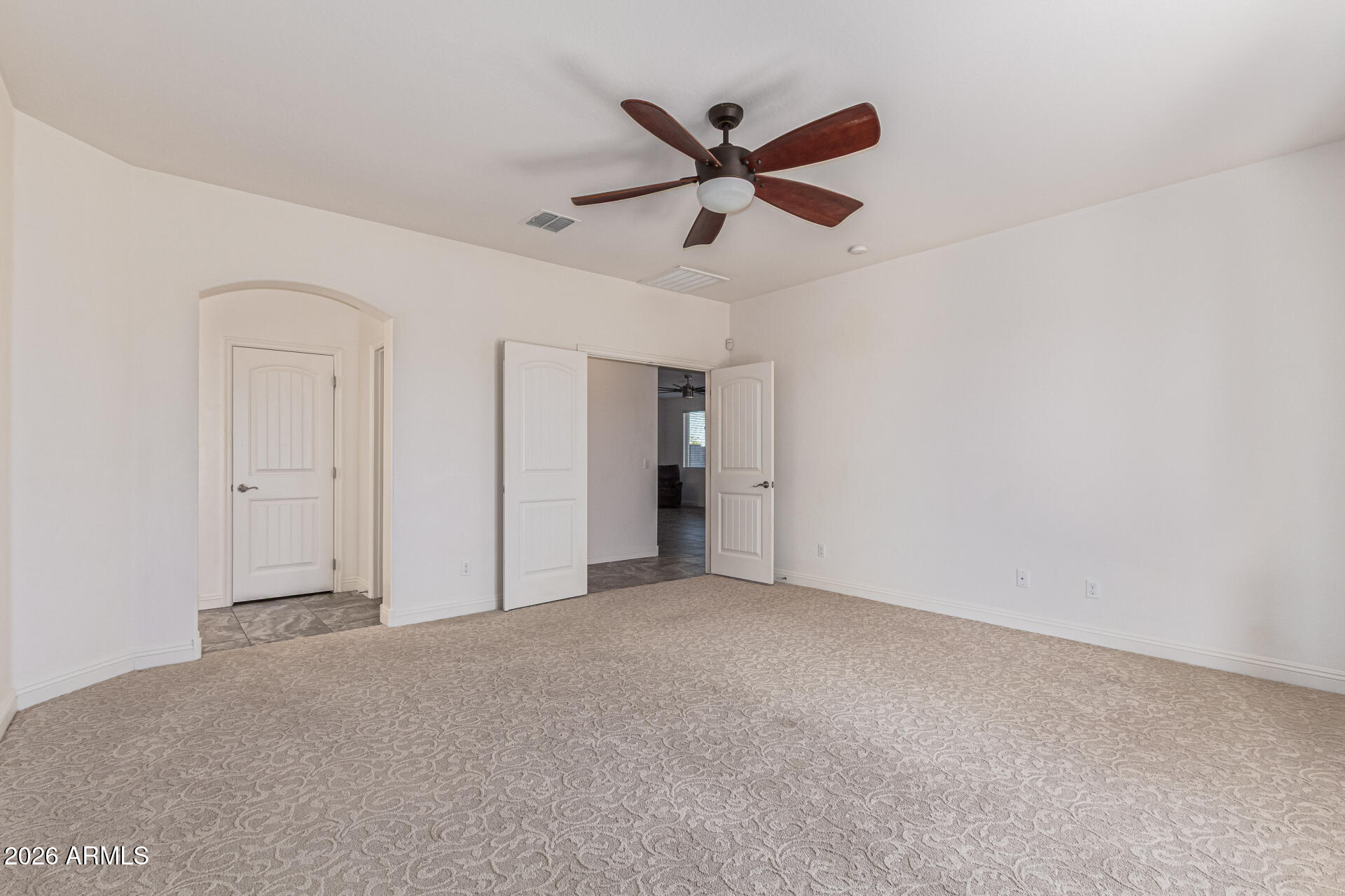 32187 North Royce Road San Tan Valley, AZ 85144 - Photo 13 of 38 a view of an empty room and window