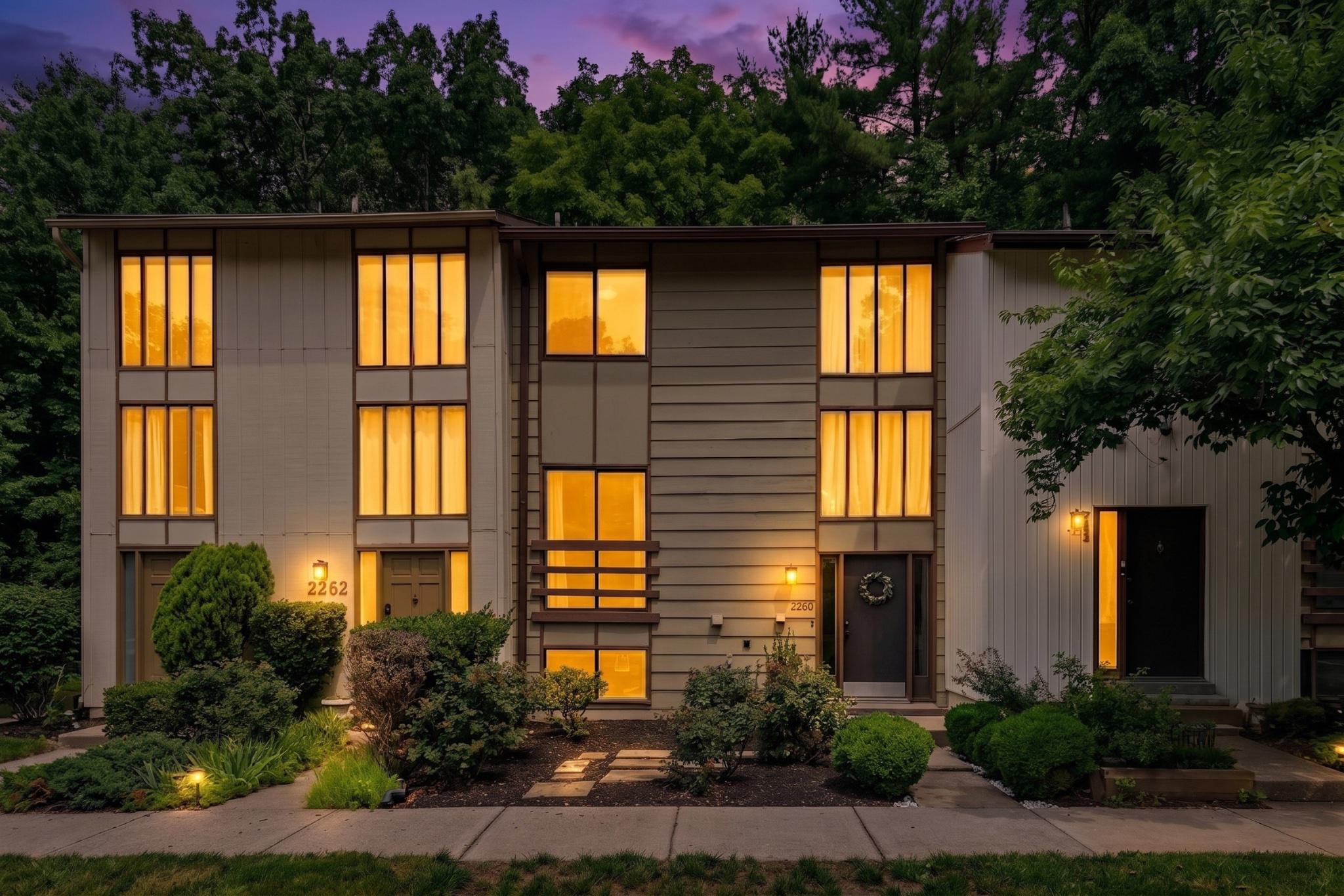 2260 Covent Gardens Ct. at twilight.