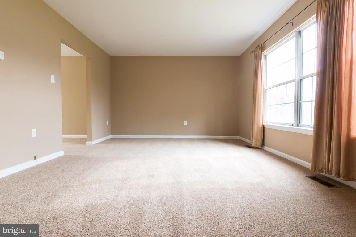 10024 Old Ardwick Ardmore Road Springdale, MD 20721 - Photo 3 of 36