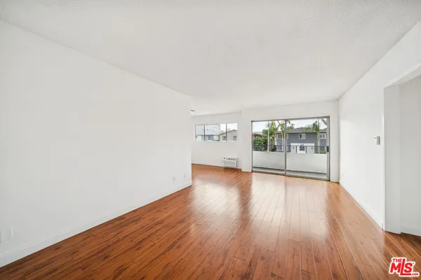 $2,795 | 1050 South Wooster Street, Unit 3, Los Angeles, CA 90035