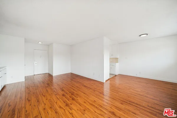 $2,795 | 1050 South Wooster Street, Unit 3, Los Angeles, CA 90035