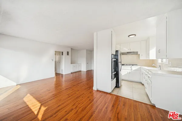 $2,795 | 1050 South Wooster Street, Unit 3, Los Angeles, CA 90035