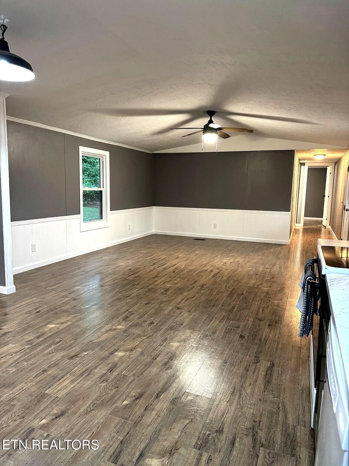 2242 Davis Ferry Road Loudon, TN 37774 - Photo 5 of 21 Living Room