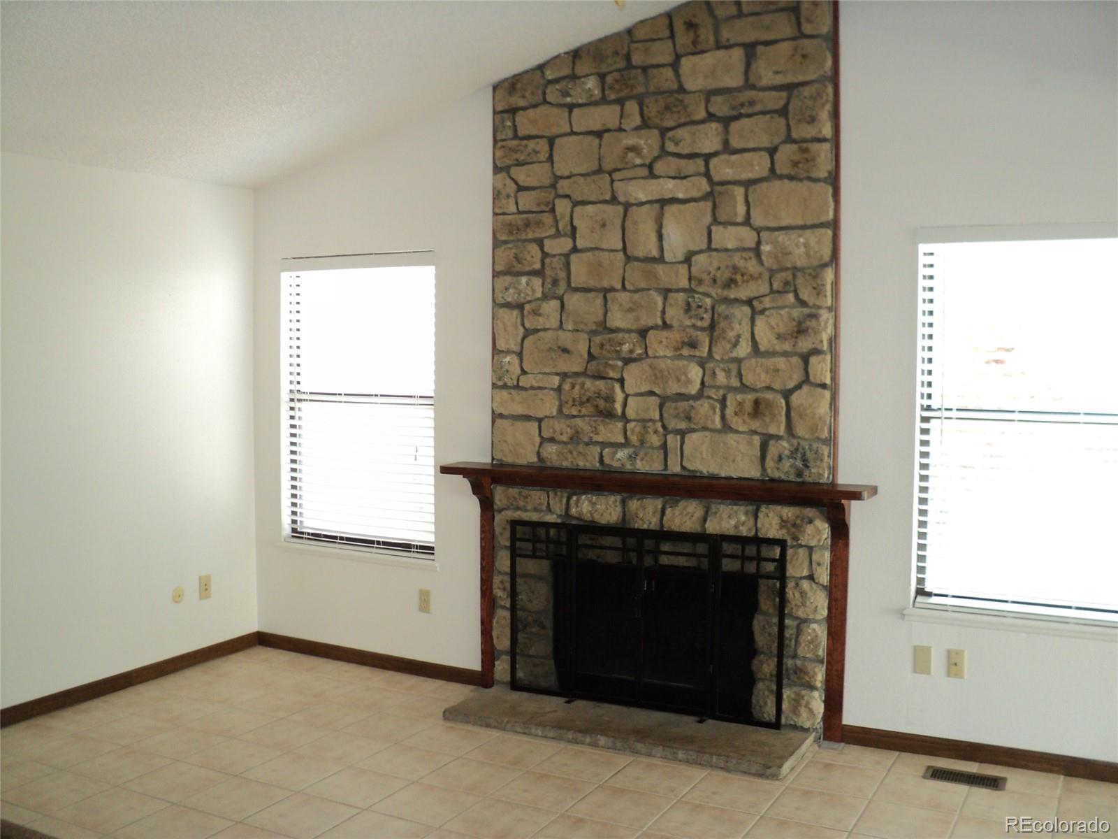 3816 South Ceylon Way Aurora, CO 80013 - Photo 5 of 18