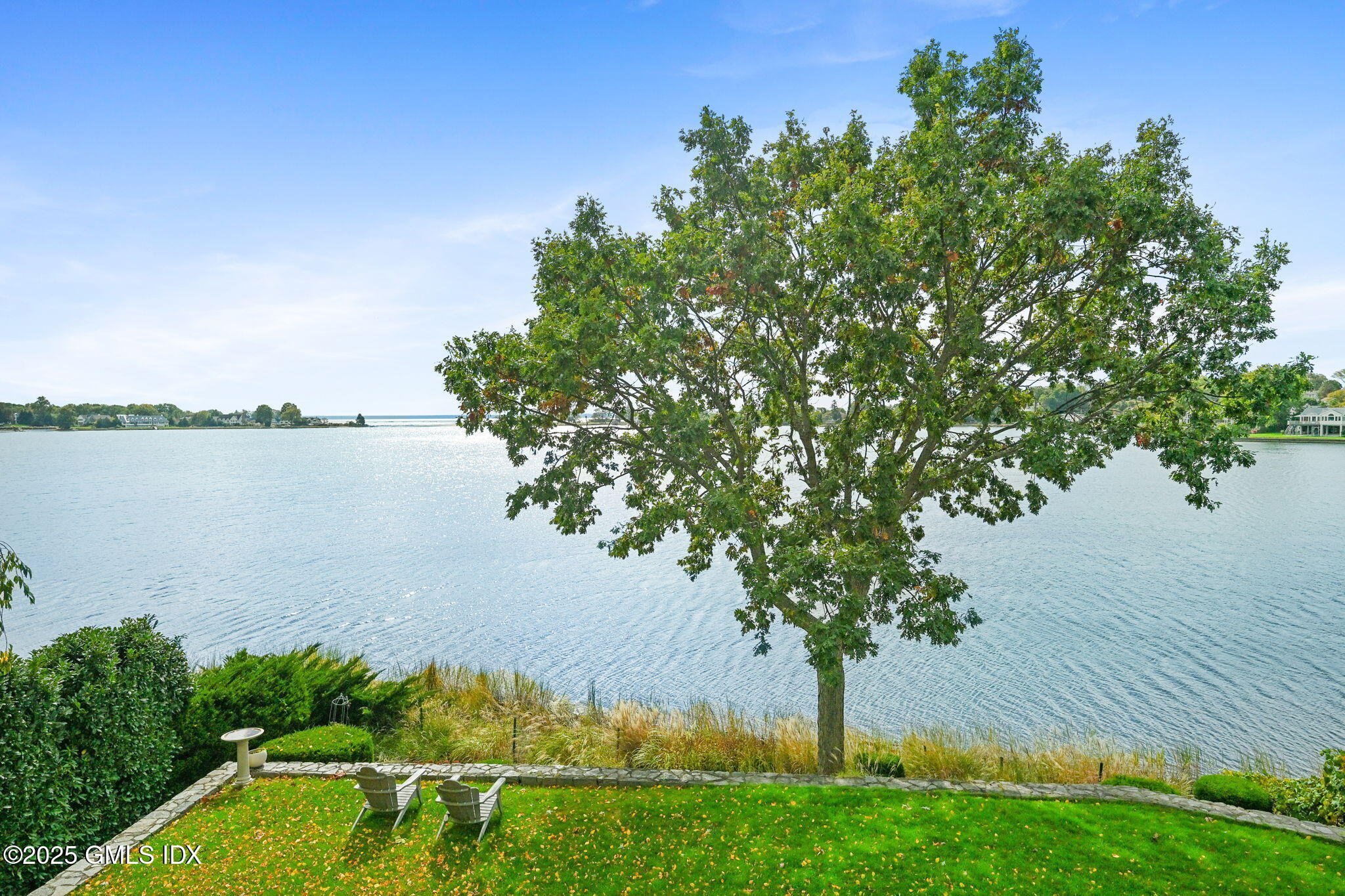 19 Weeds Landing Darien, CT 06820 - Photo 76 of 98 side yard
