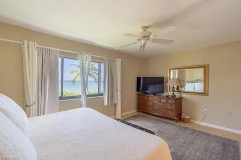 $1,299,000 | 10475 Gulf Shore Drive, Unit 122, Naples, FL 34108