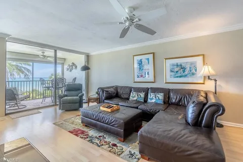 $1,299,000 | 10475 Gulf Shore Drive, Unit 122, Naples, FL 34108