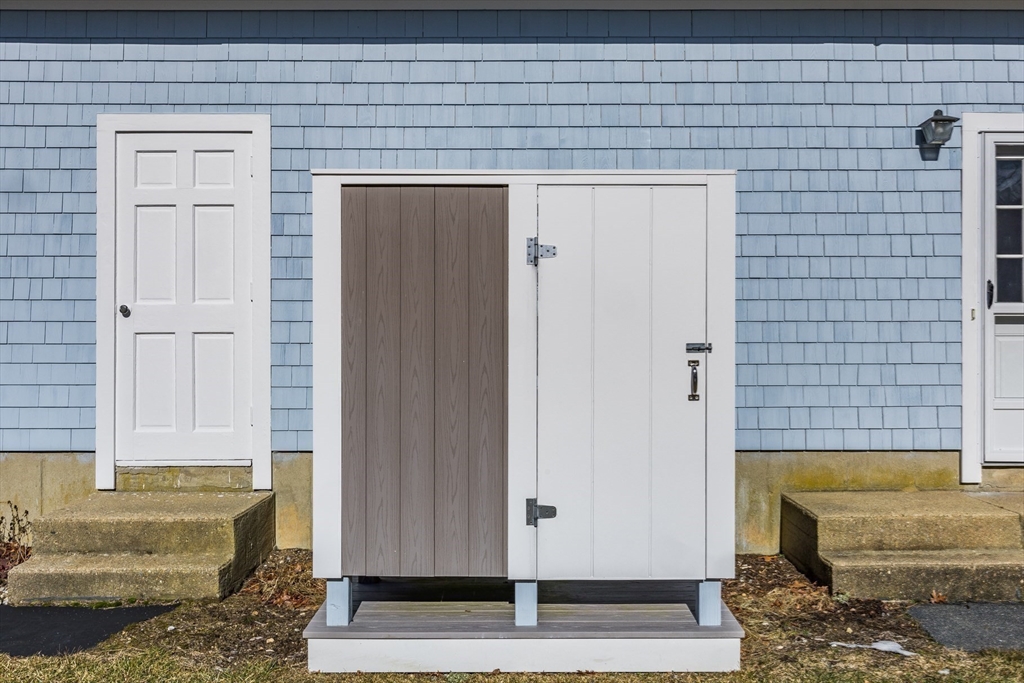 65 Millstone Way Barnstable, MA 02632 - Photo 8 of 42 Gallery Image 8