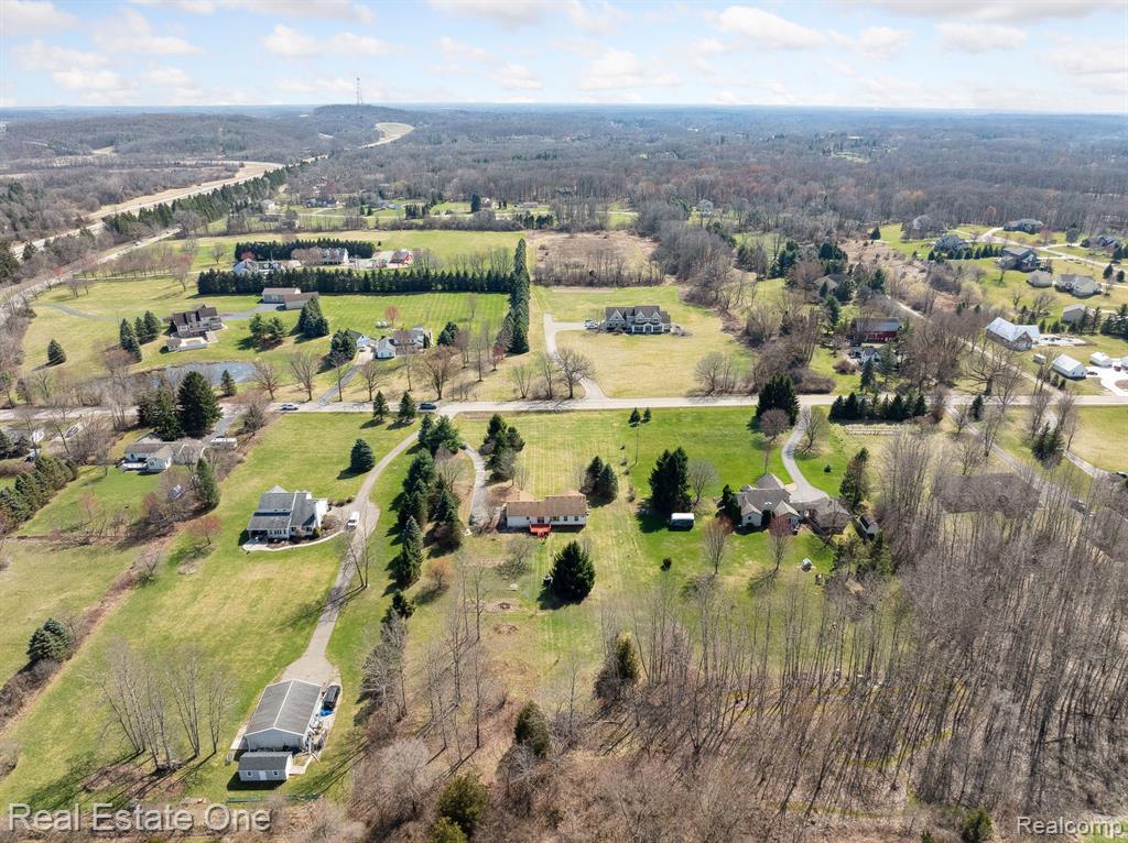 12465 Hyne Road Brighton, MI 48114 - Photo 41 of 45
