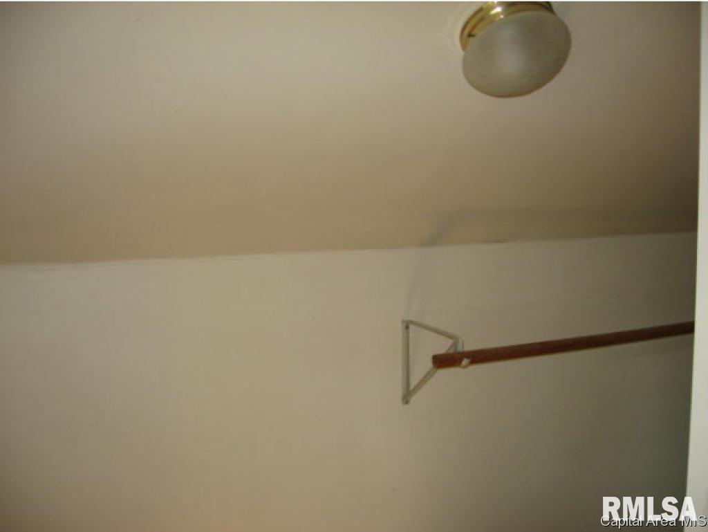 2439 South 8th Street Springfield, IL 62703 - Photo 7 of 11