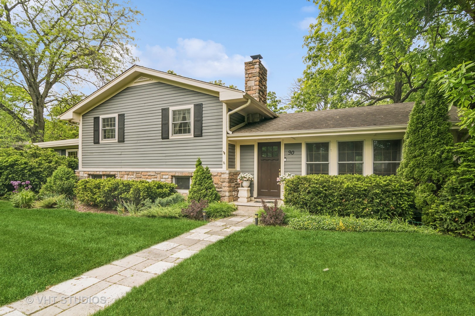 90 Golfview Road Lake Zurich, IL 60047 - Photo 2 of 52