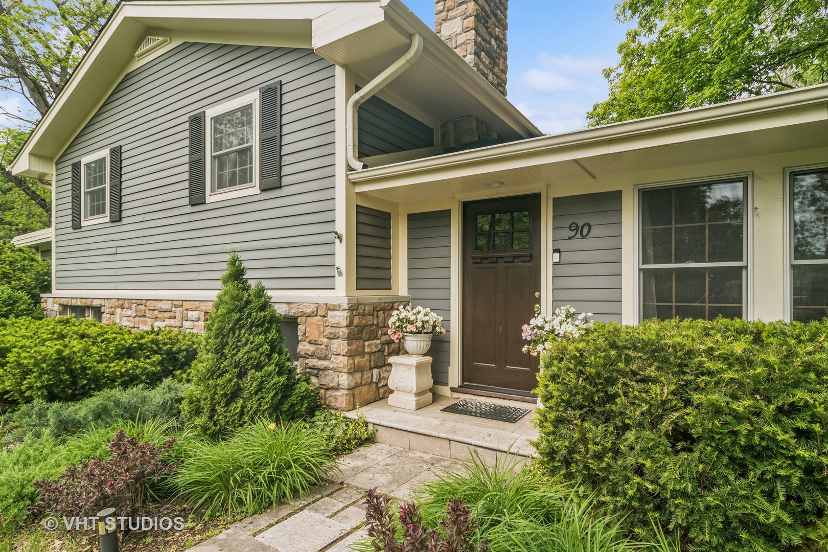 90 Golfview Road Lake Zurich, IL 60047 - Photo 3 of 52