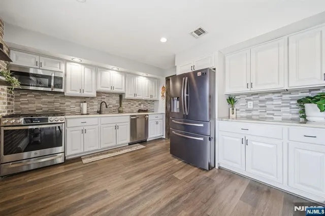 $849,000 | 330 Congers Avenue, Northvale, NJ 07647