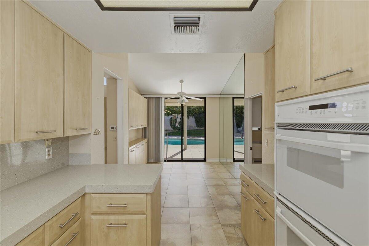 72795 Somera Road Palm Desert, CA 92260 - Photo 19 of 47 29-Kitchen and Dining