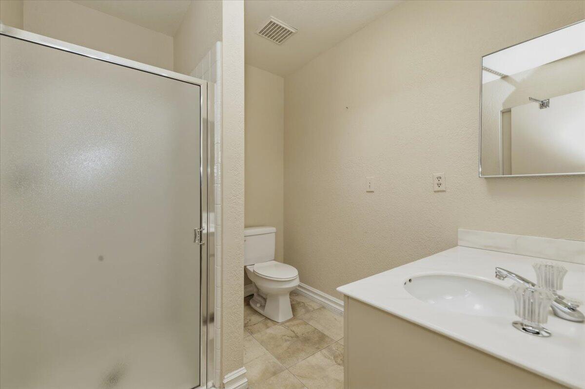 72795 Somera Road Palm Desert, CA 92260 - Photo 32 of 47 42-Bathroom