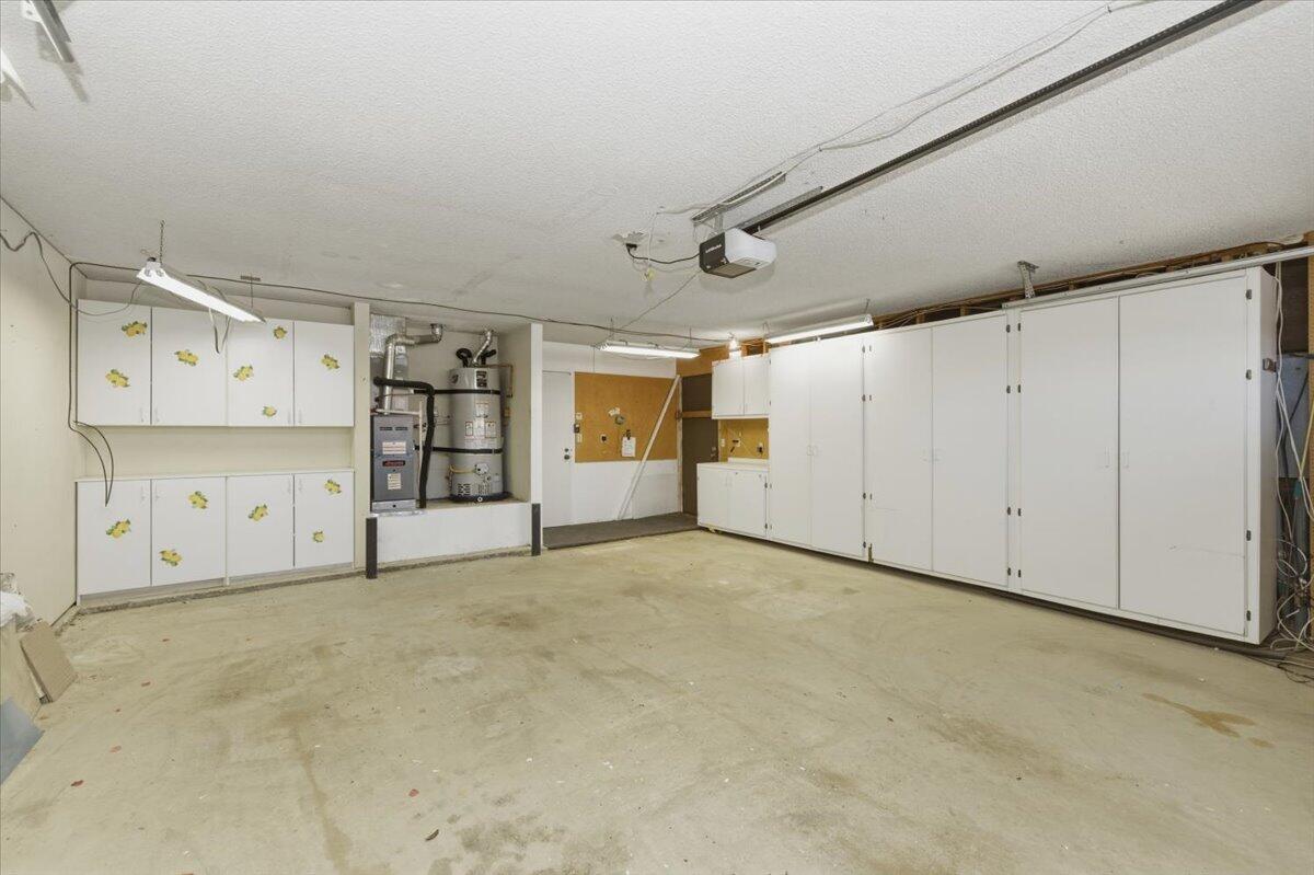 72795 Somera Road Palm Desert, CA 92260 - Photo 33 of 47 43-Garage