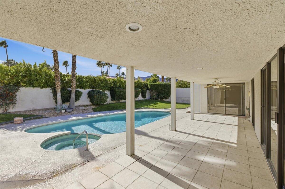 72795 Somera Road Palm Desert, CA 92260 - Photo 36 of 47 46-Patio View