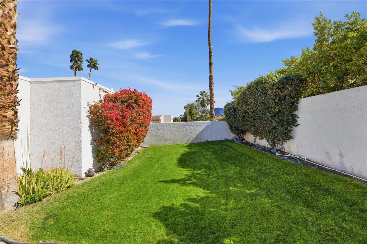 72795 Somera Road Palm Desert, CA 92260 - Photo 39 of 47 50-Backyard