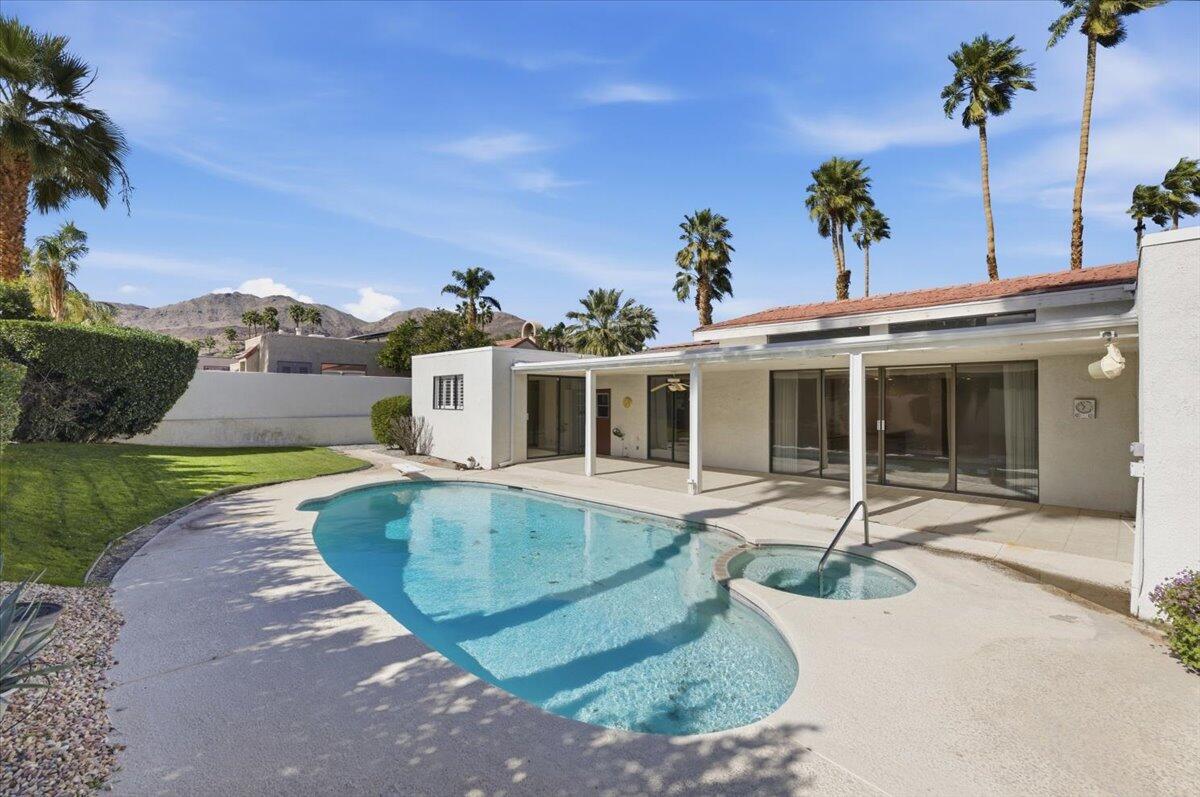 72795 Somera Road Palm Desert, CA 92260 - Photo 4 of 47 04-Back of Home