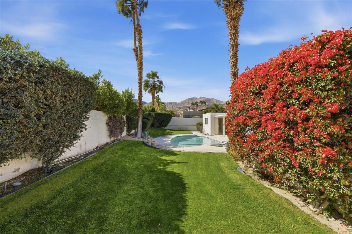 72795 Somera Road Palm Desert, CA 92260 - Photo 41 of 47 52-Backyard